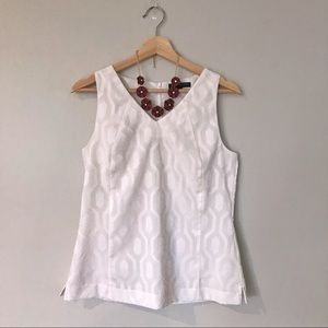Banana Republic white v-neck tank top size 4